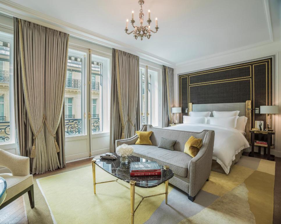 Junior-suite-Hotel-de-Crillon.jpg