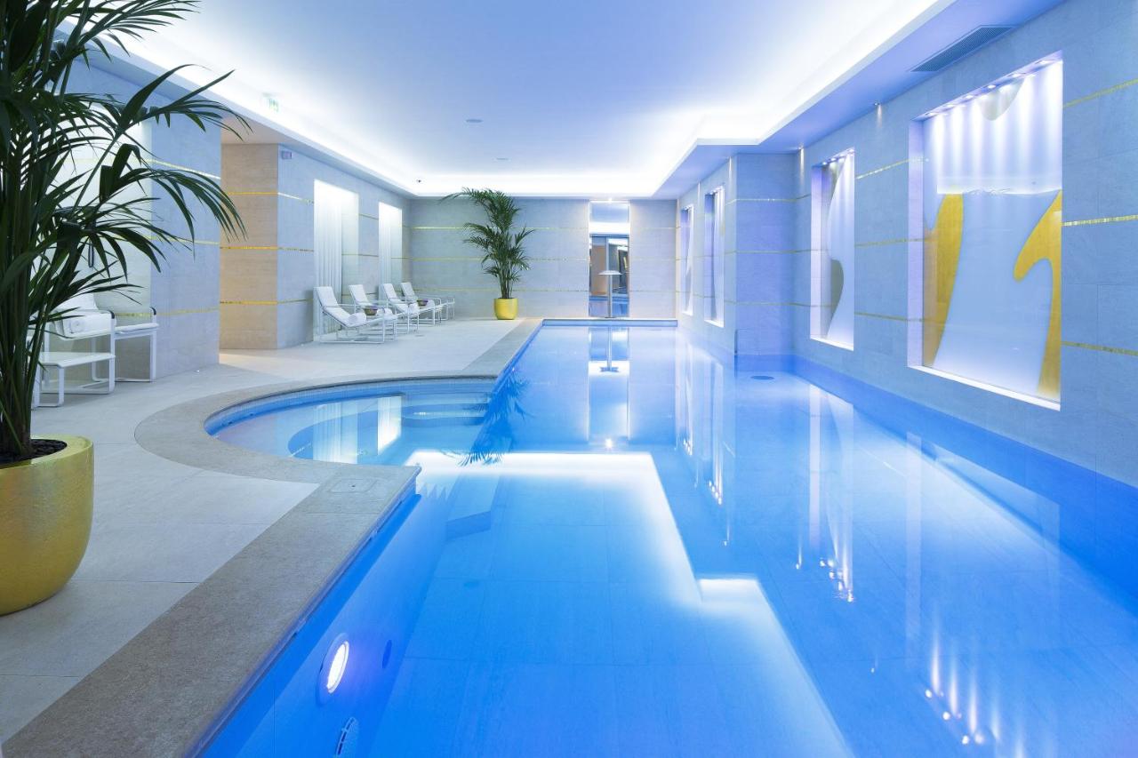 Indoor-Swimming-Pool-Superior-Room-Le-Burgundy-Paris-