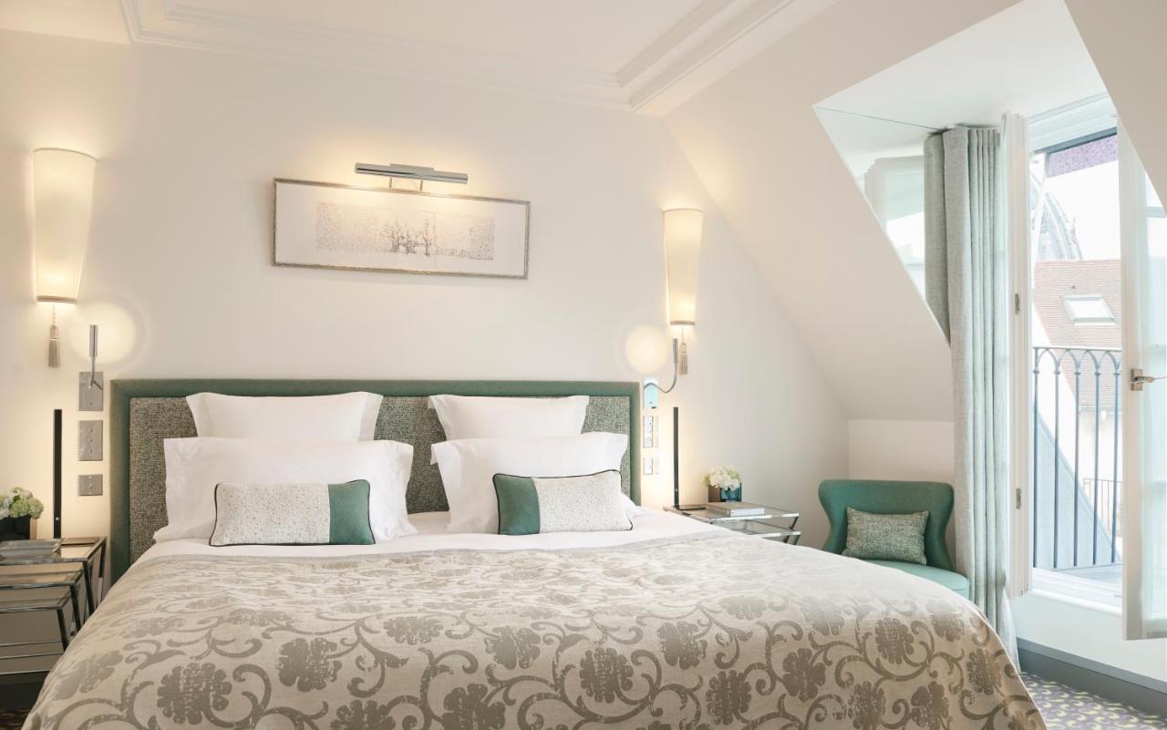 Suite-Vendome-Superior-Room-Le-Burgundy-Paris